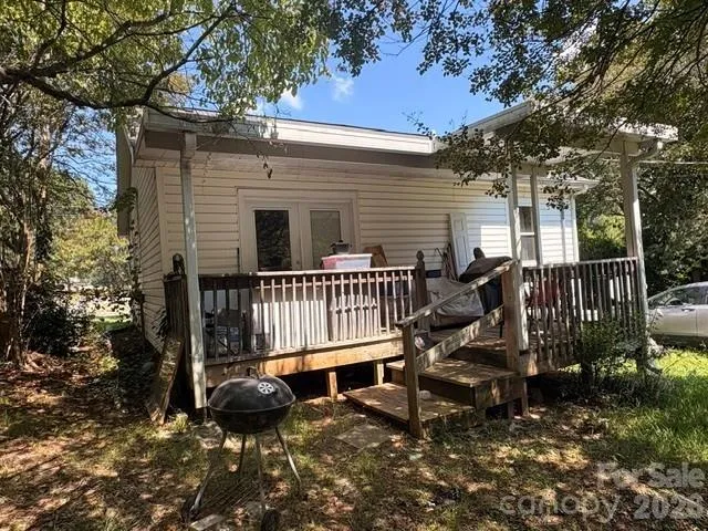 142 E Catawba Avenue Mount Holly, NC 28120