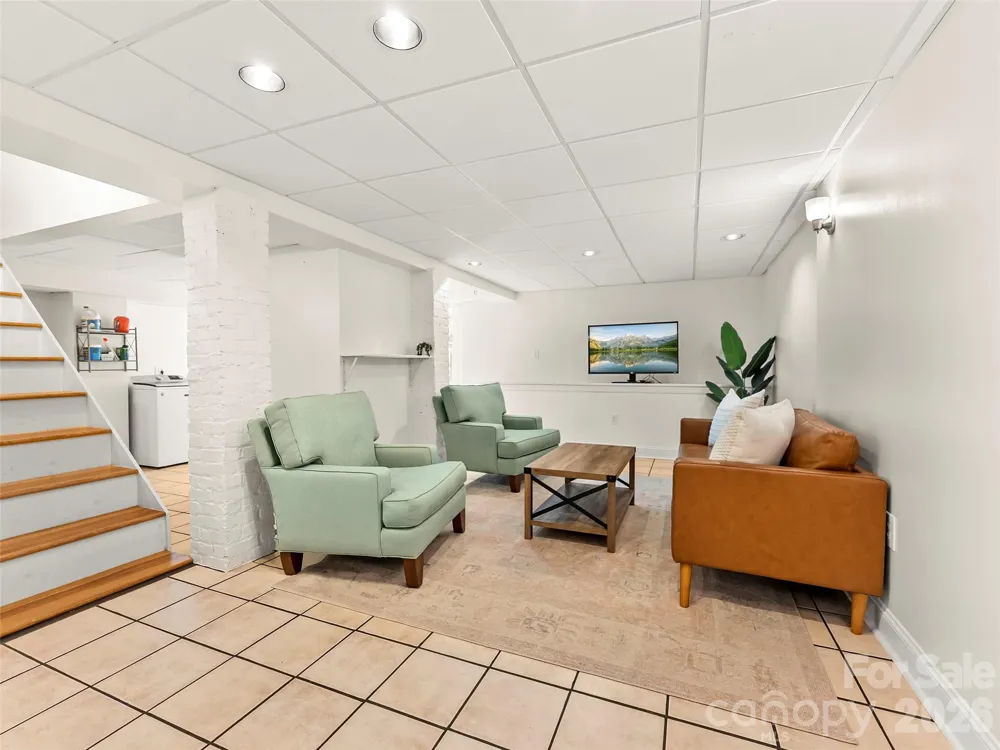 1 Kenilworth Road Asheville, NC 28803