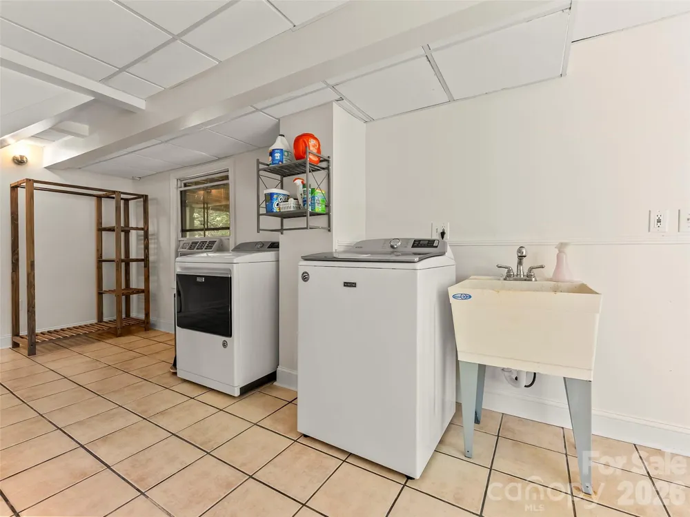 1 Kenilworth Road Asheville, NC 28803
