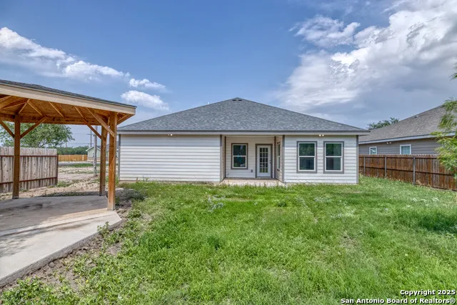44 SUNDAY CT Uvalde, TX 78801