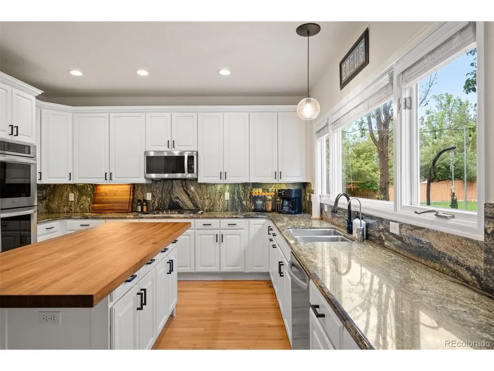 10182 Knoll Circle Littleton, CO 80130