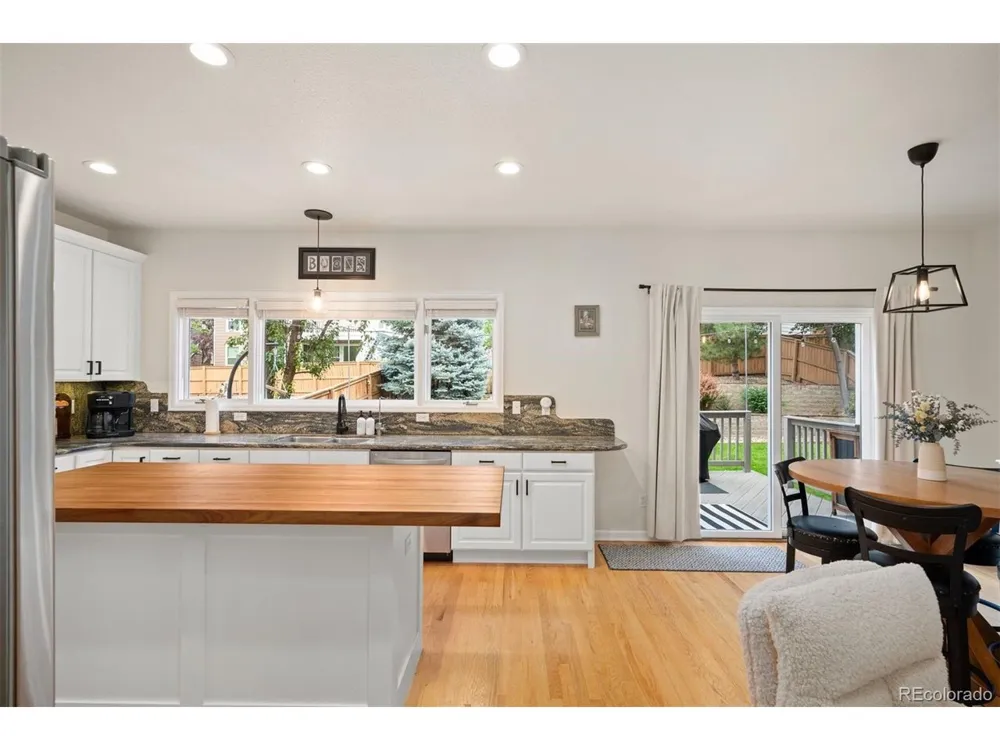 10182 Knoll Circle Littleton, CO 80130