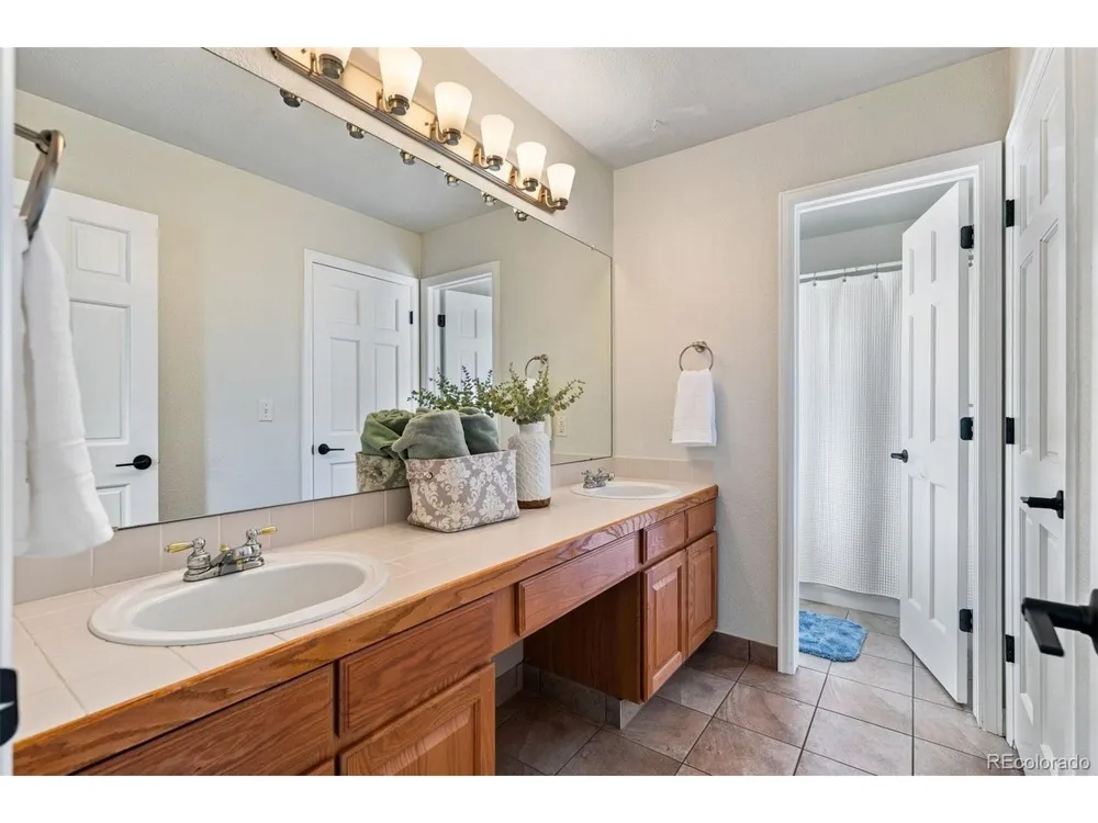 10182 Knoll Circle Littleton, CO 80130