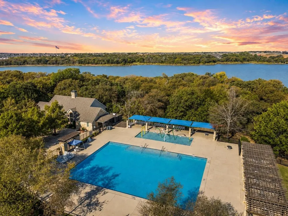 905 Lake Grove Drive Little Elm, TX 75068