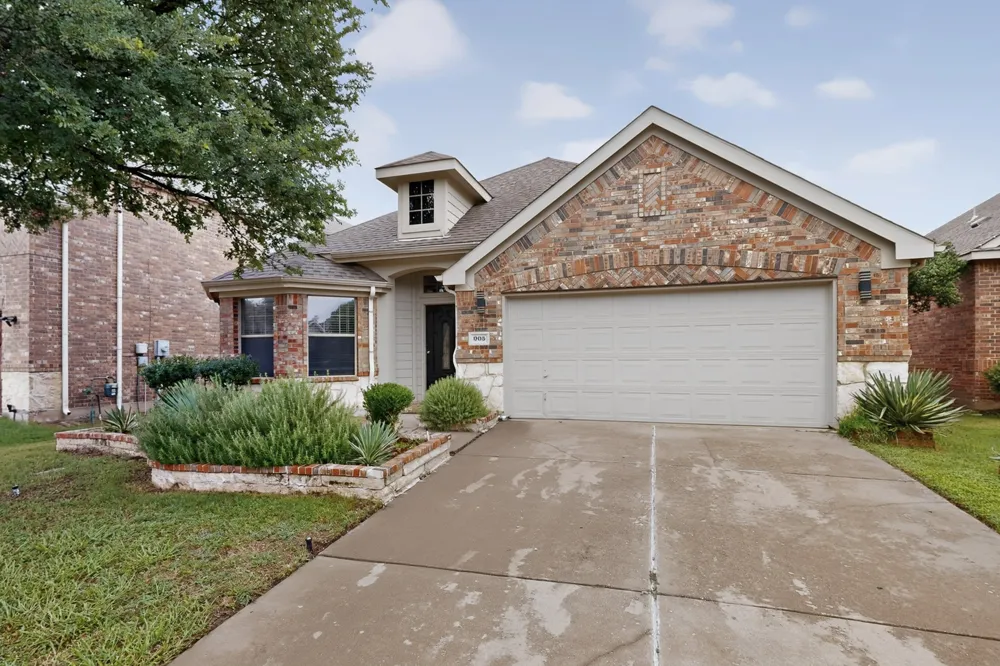 905 Lake Grove Drive Little Elm, TX 75068