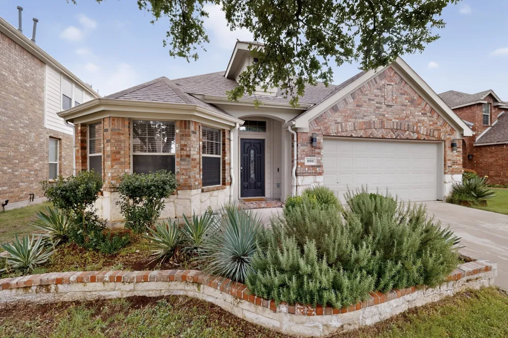 905 Lake Grove Drive Little Elm, TX 75068