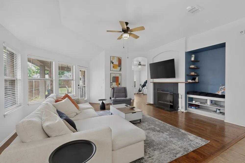 905 Lake Grove Drive Little Elm, TX 75068