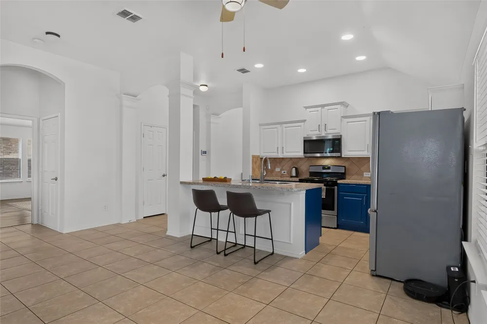905 Lake Grove Drive Little Elm, TX 75068