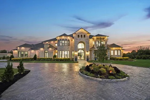 7826 Lakebrook Drive