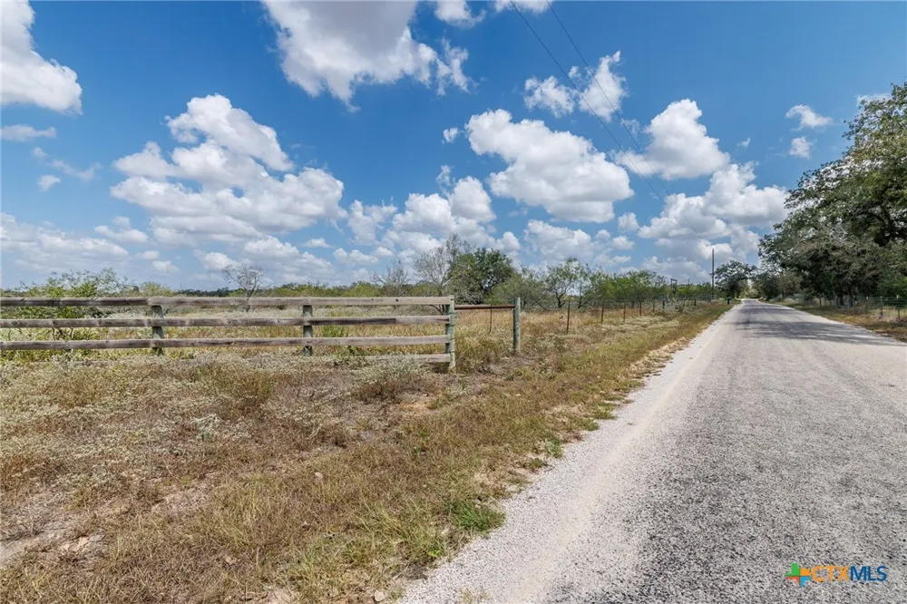 2195 Mule Creek Road Harwood, TX 78632