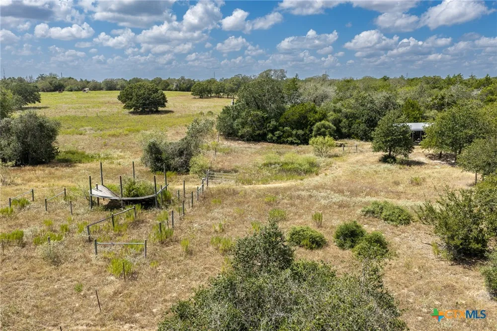 2195 Mule Creek Road Harwood, TX 78632