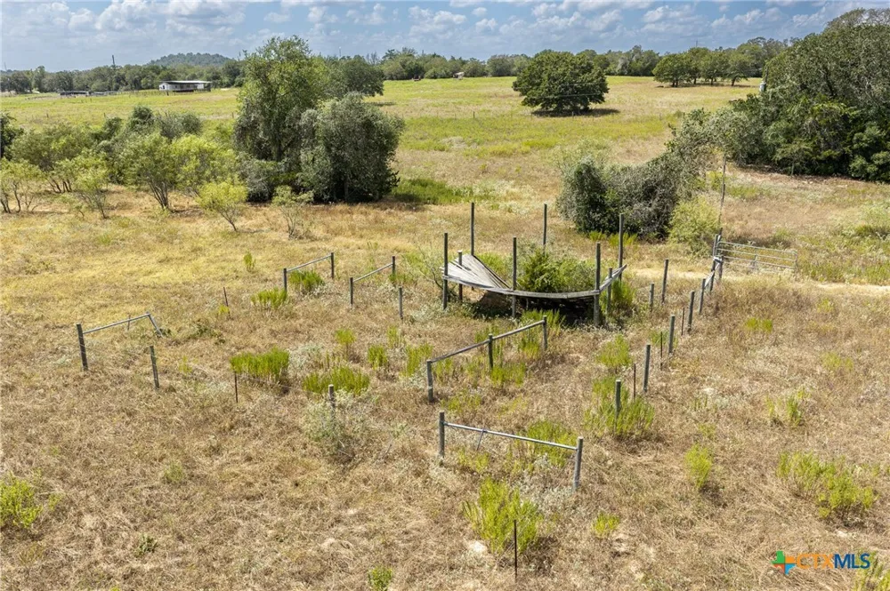 2195 Mule Creek Road Harwood, TX 78632