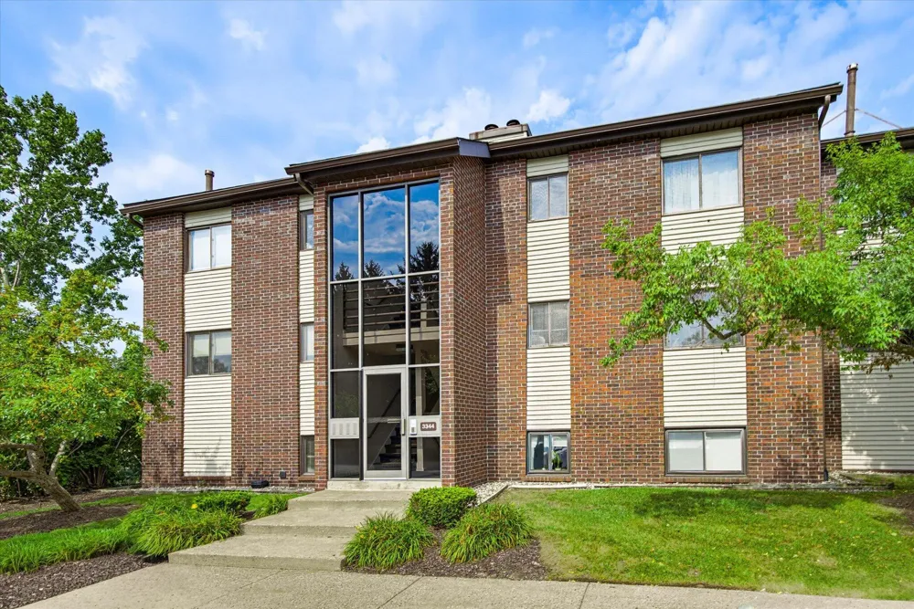 3344 Devonwood Hills NE Grand Rapids, MI 49525