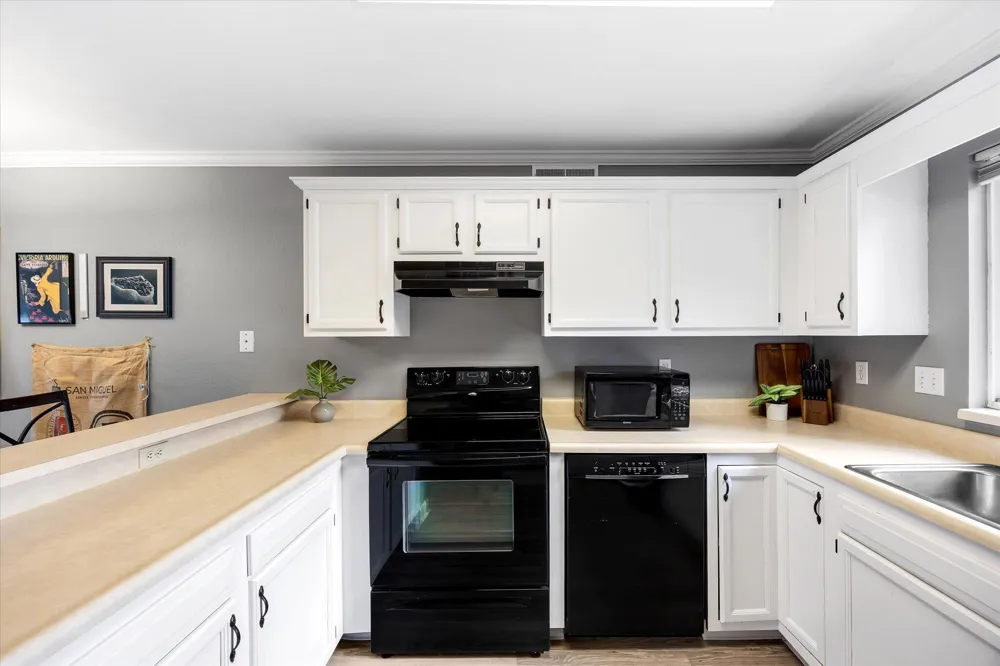 3344 Devonwood Hills NE Grand Rapids, MI 49525