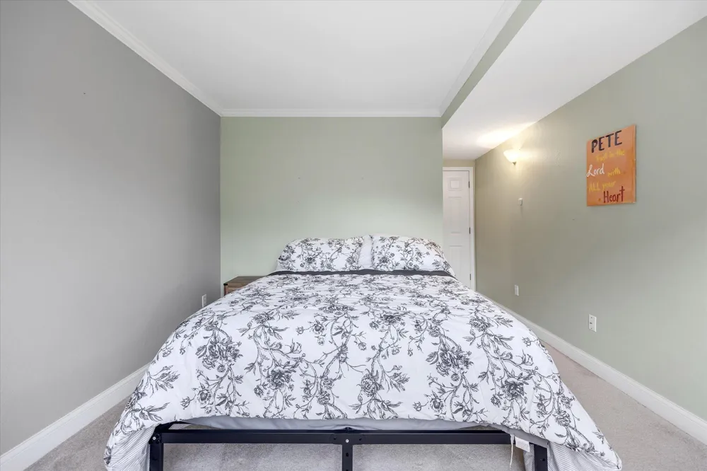 3344 Devonwood Hills NE Grand Rapids, MI 49525
