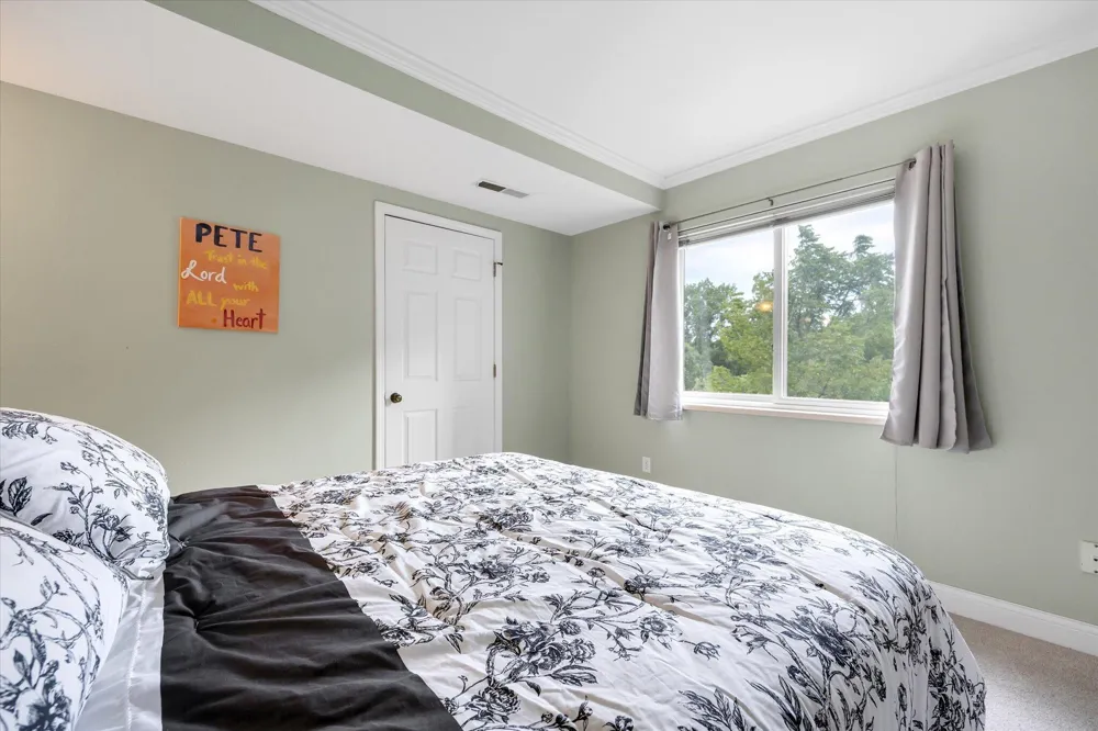 3344 Devonwood Hills NE Grand Rapids, MI 49525