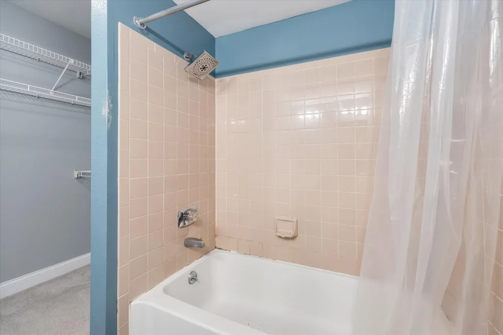 3344 Devonwood Hills NE Grand Rapids, MI 49525