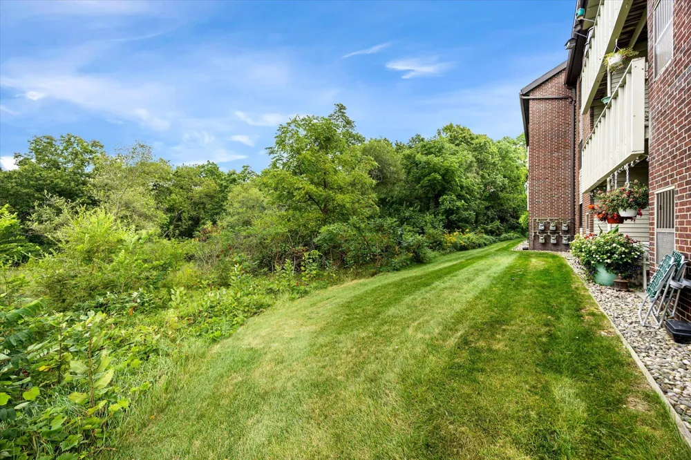 3344 Devonwood Hills NE Grand Rapids, MI 49525