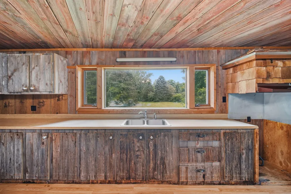 5096 Page Avenue Jackson, MI 49201