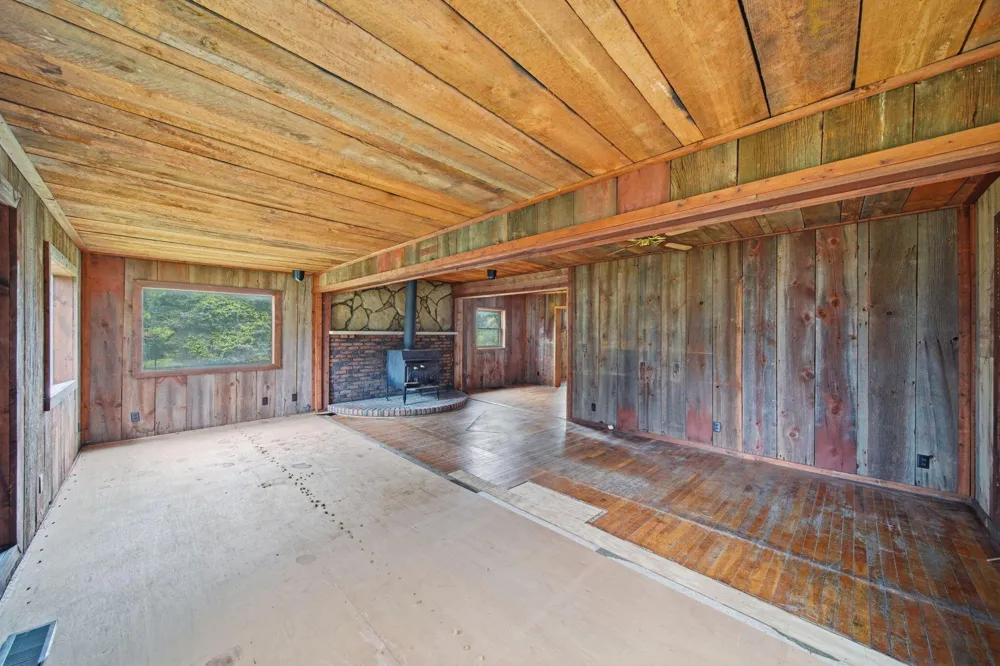 5096 Page Avenue Jackson, MI 49201