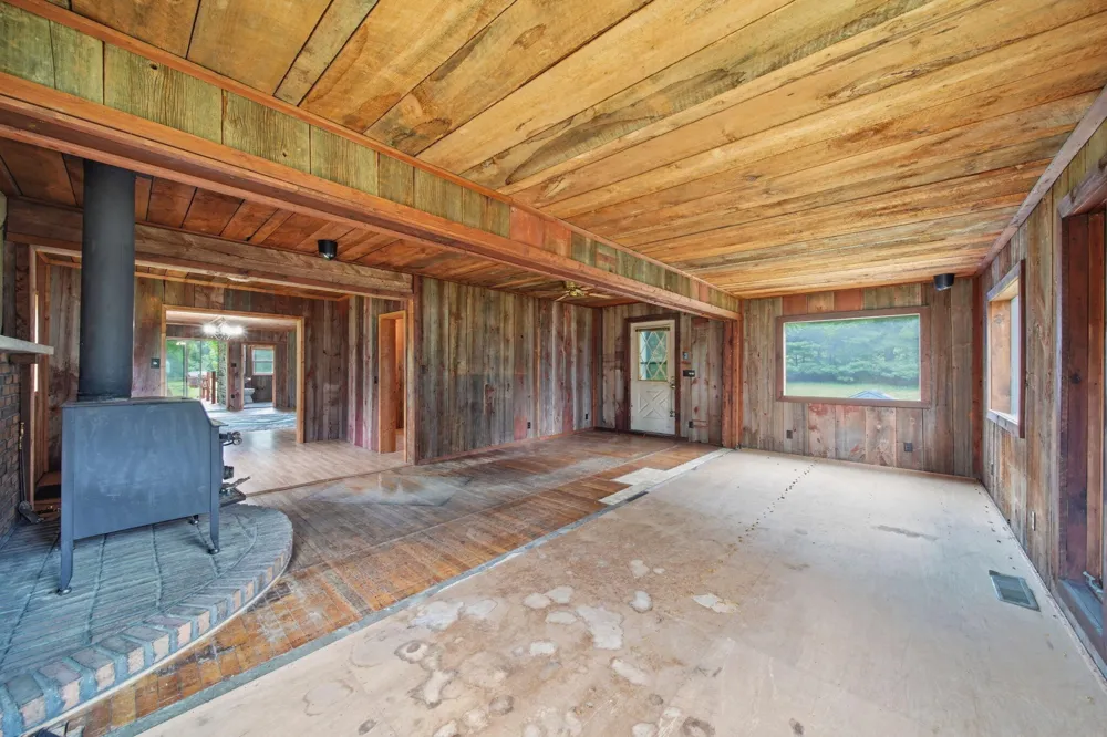 5096 Page Avenue Jackson, MI 49201