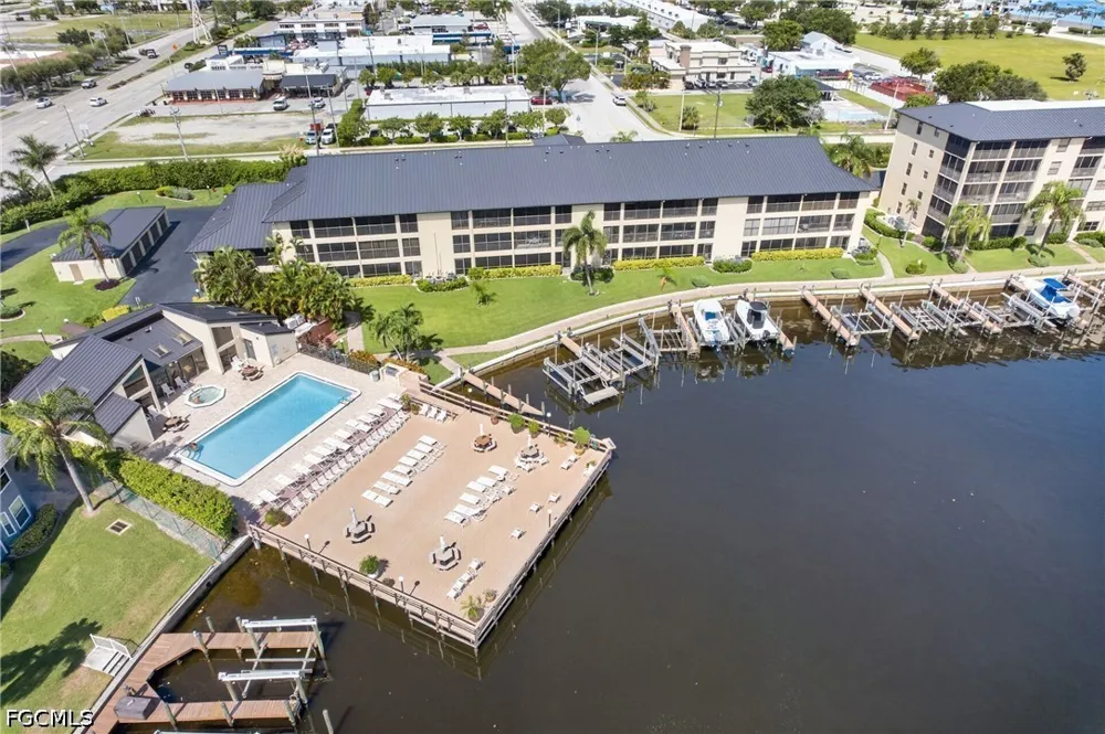 SE 17th Place #103 Cape Coral, FL 33904