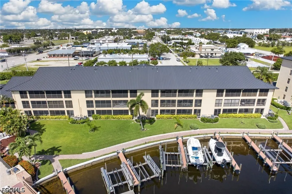 SE 17th Place #103 Cape Coral, FL 33904