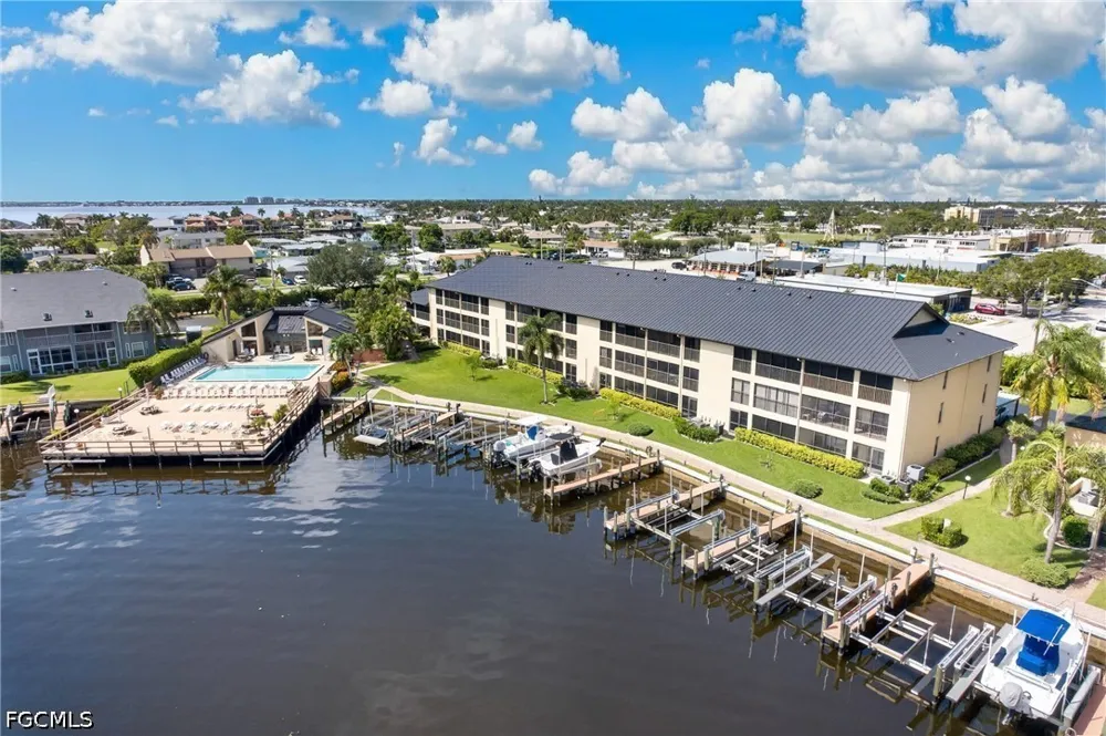 SE 17th Place #103 Cape Coral, FL 33904