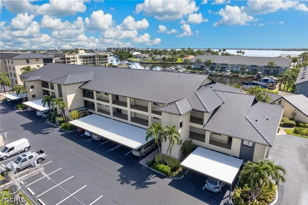 SE 17th Place #103 Cape Coral, FL 33904
