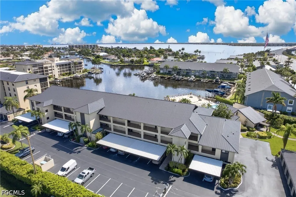 SE 17th Place #103 Cape Coral, FL 33904