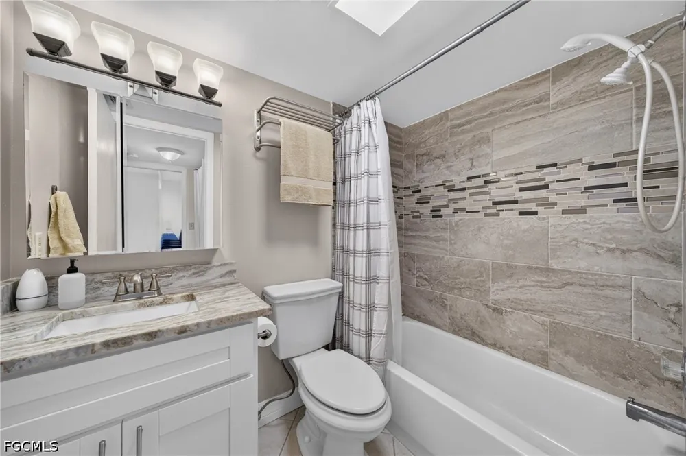 SE 17th Place #103 Cape Coral, FL 33904
