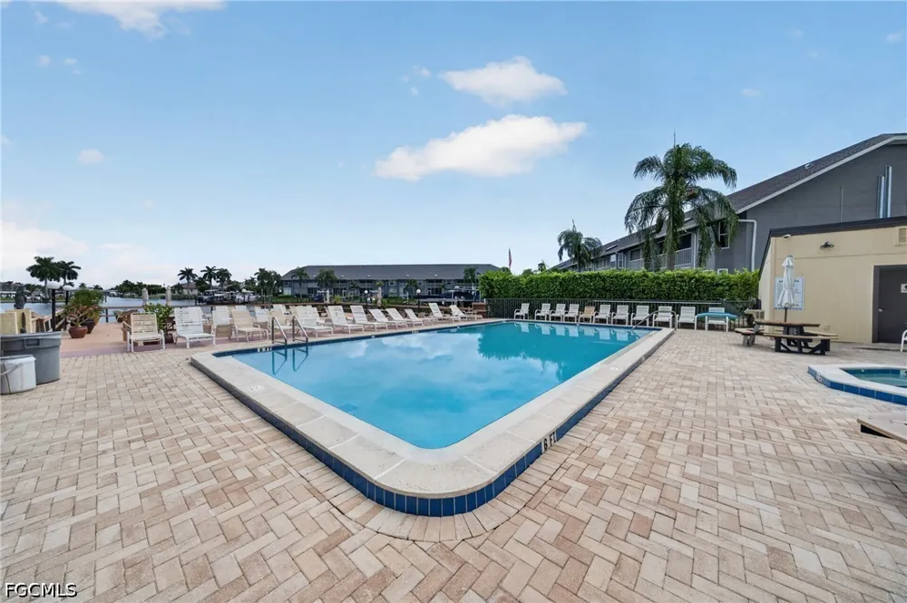 SE 17th Place #103 Cape Coral, FL 33904
