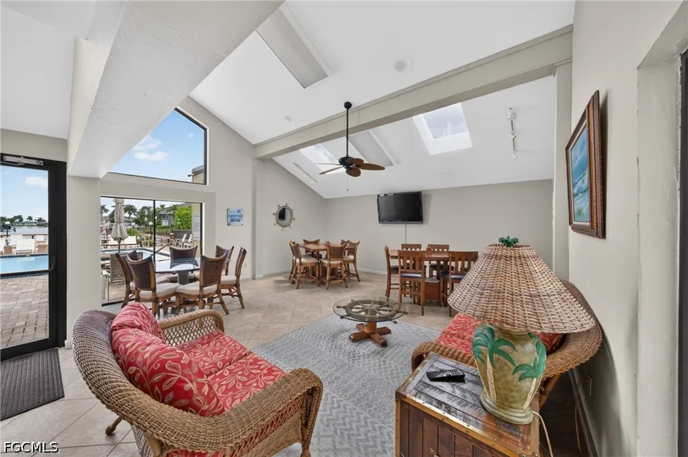 SE 17th Place #103 Cape Coral, FL 33904