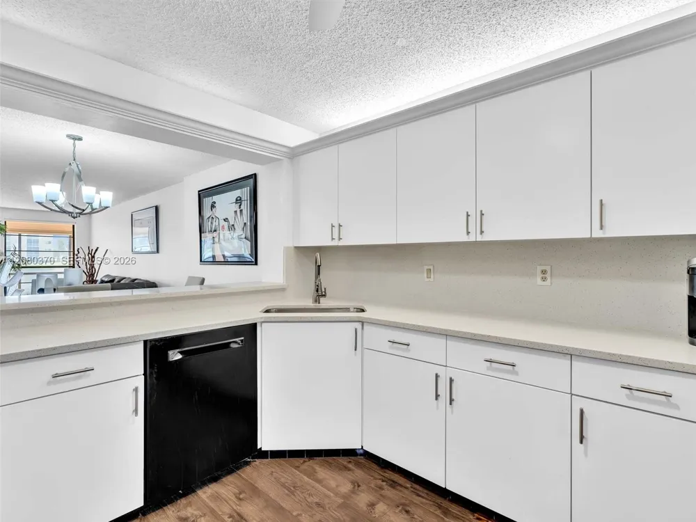 7518 Fairfax Dr #110 Tamarac, FL 33321