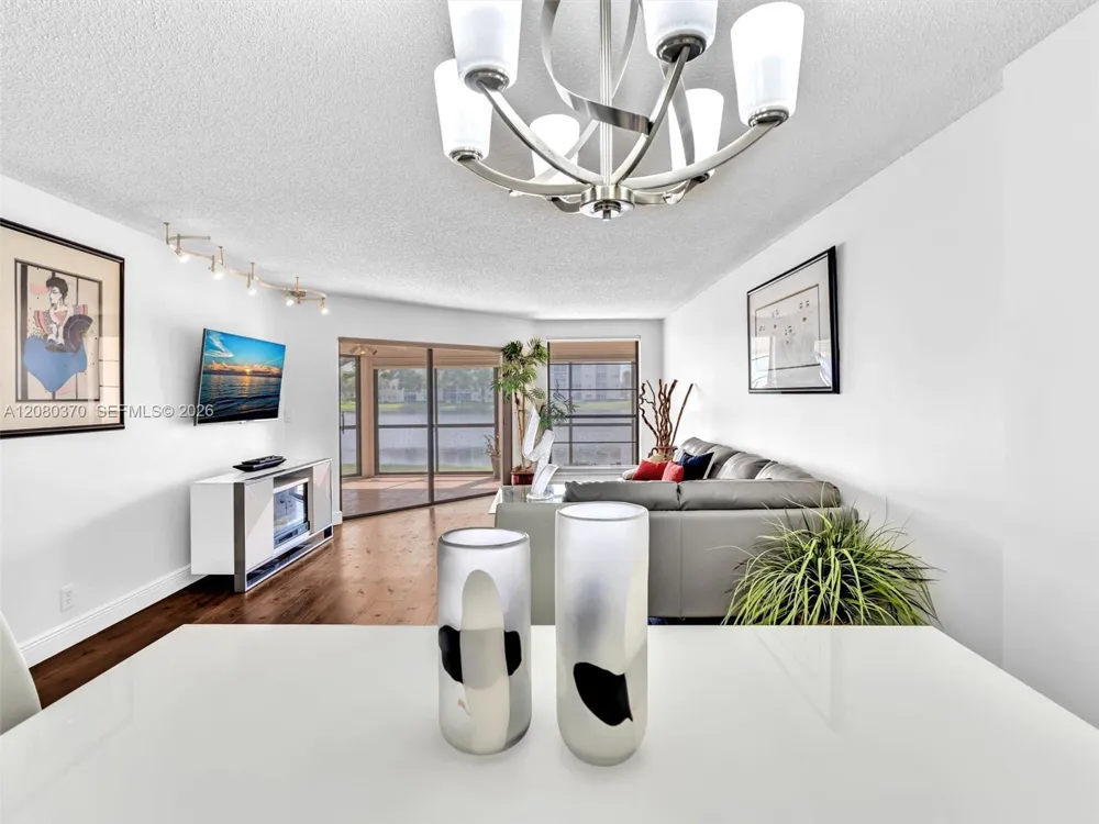 7518 Fairfax Dr #110 Tamarac, FL 33321