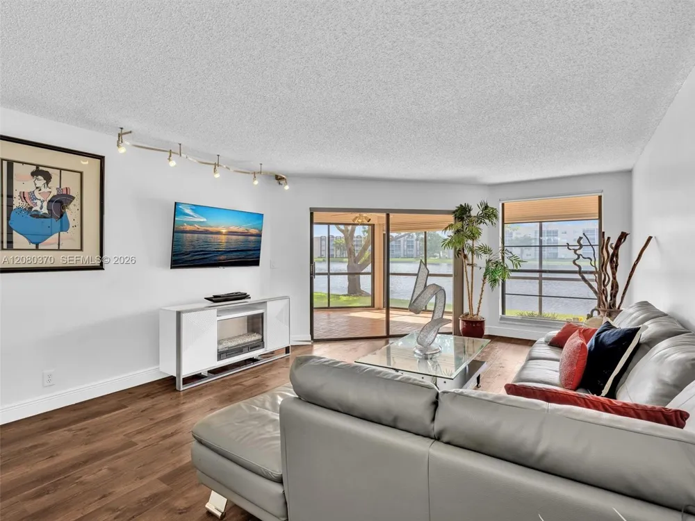 7518 Fairfax Dr #110 Tamarac, FL 33321