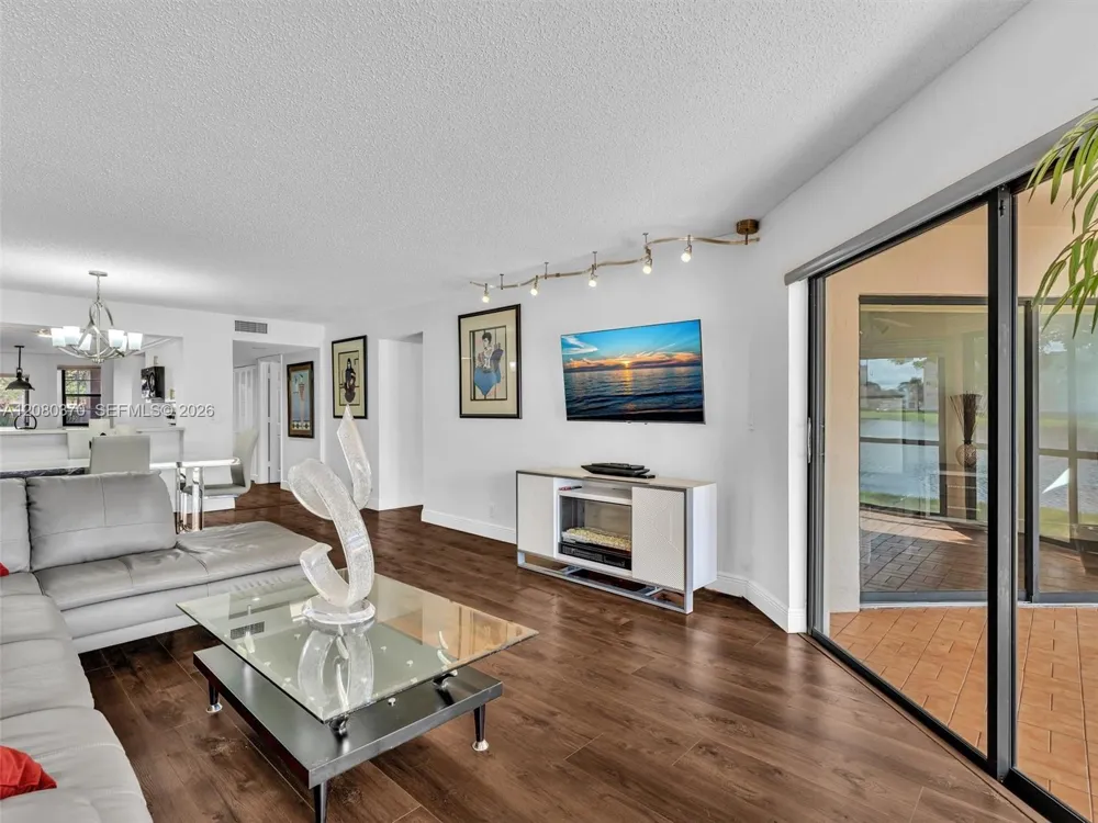 7518 Fairfax Dr #110 Tamarac, FL 33321