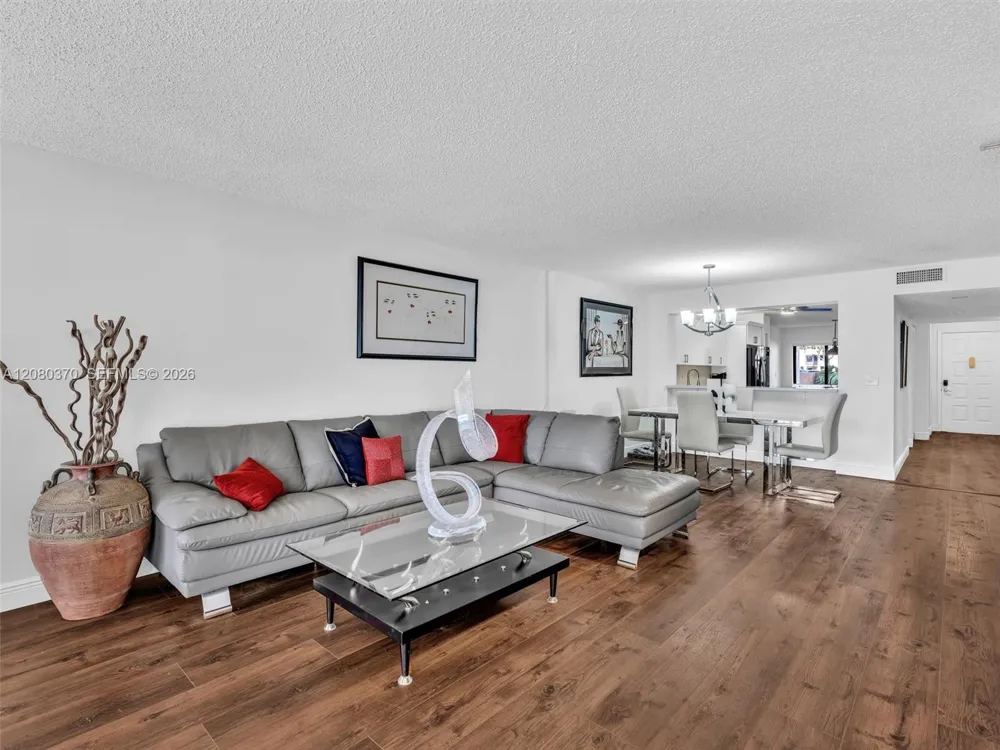 7518 Fairfax Dr #110 Tamarac, FL 33321