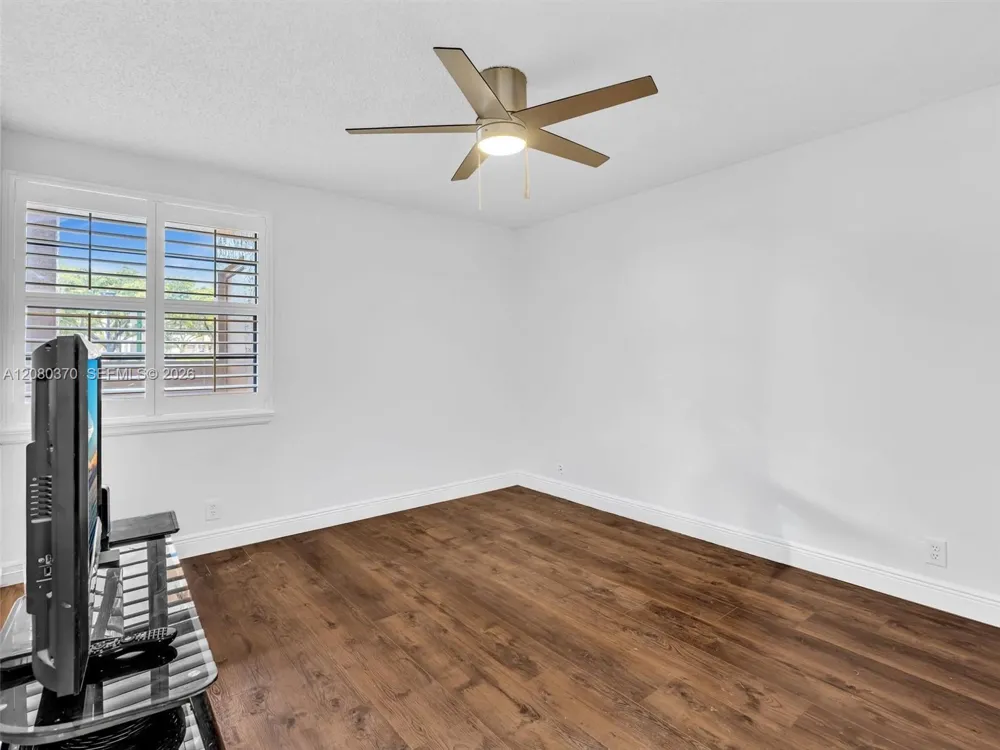 7518 Fairfax Dr #110 Tamarac, FL 33321