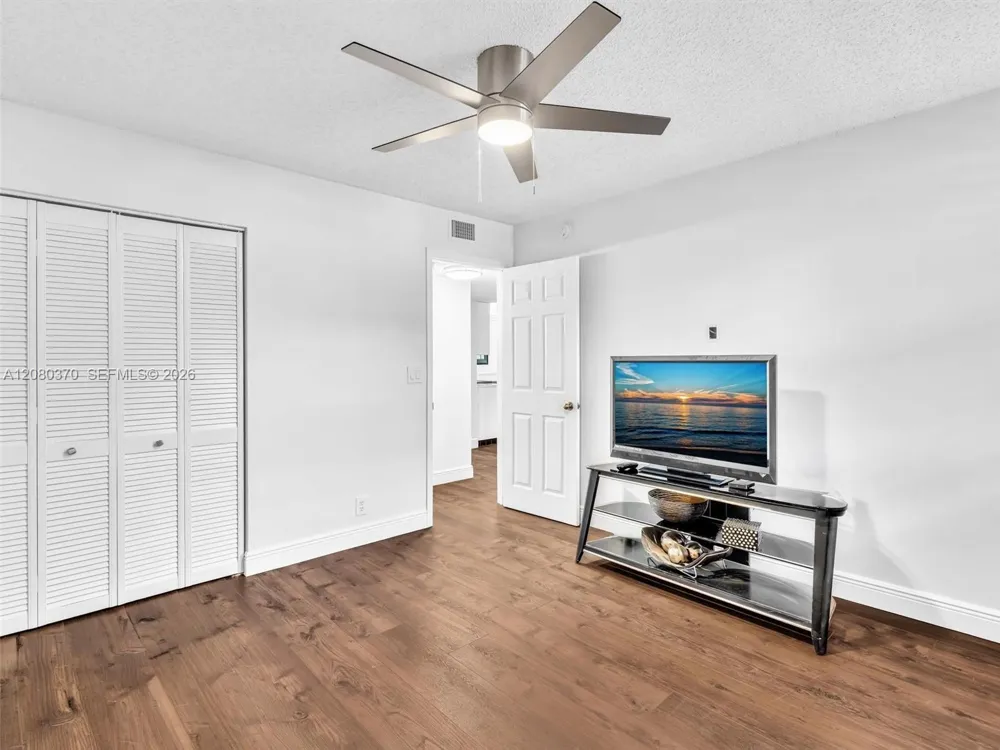 7518 Fairfax Dr #110 Tamarac, FL 33321