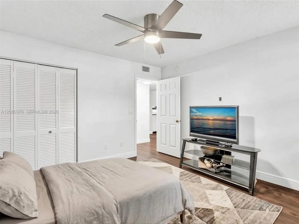 7518 Fairfax Dr #110 Tamarac, FL 33321