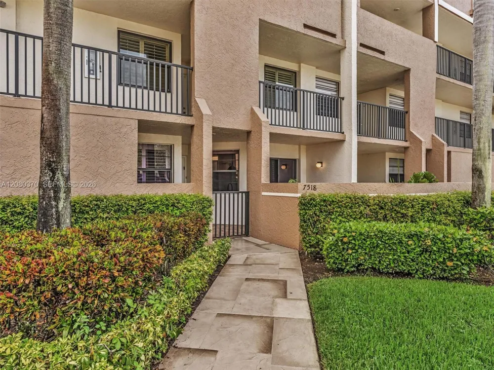 7518 Fairfax Dr #110 Tamarac, FL 33321