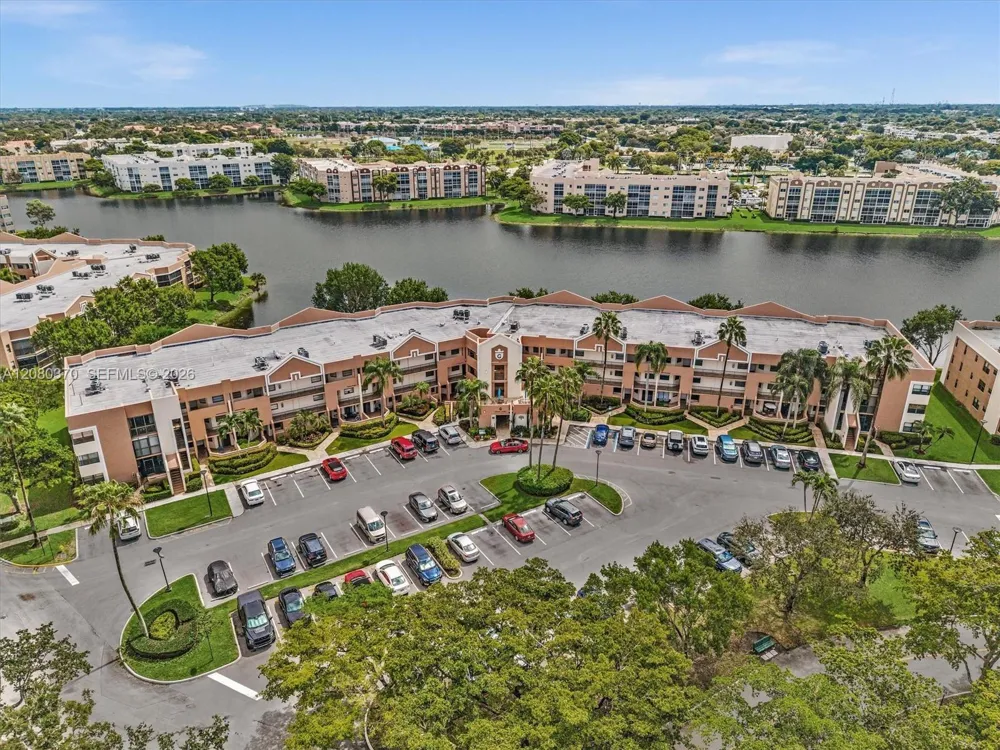 7518 Fairfax Dr #110 Tamarac, FL 33321
