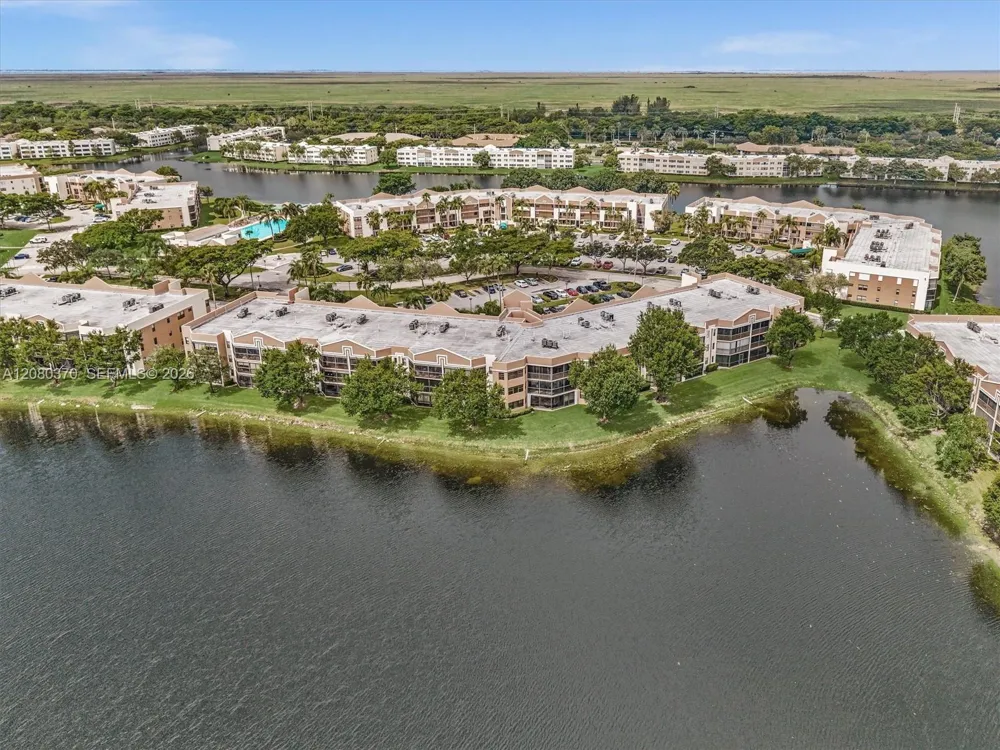 7518 Fairfax Dr #110 Tamarac, FL 33321