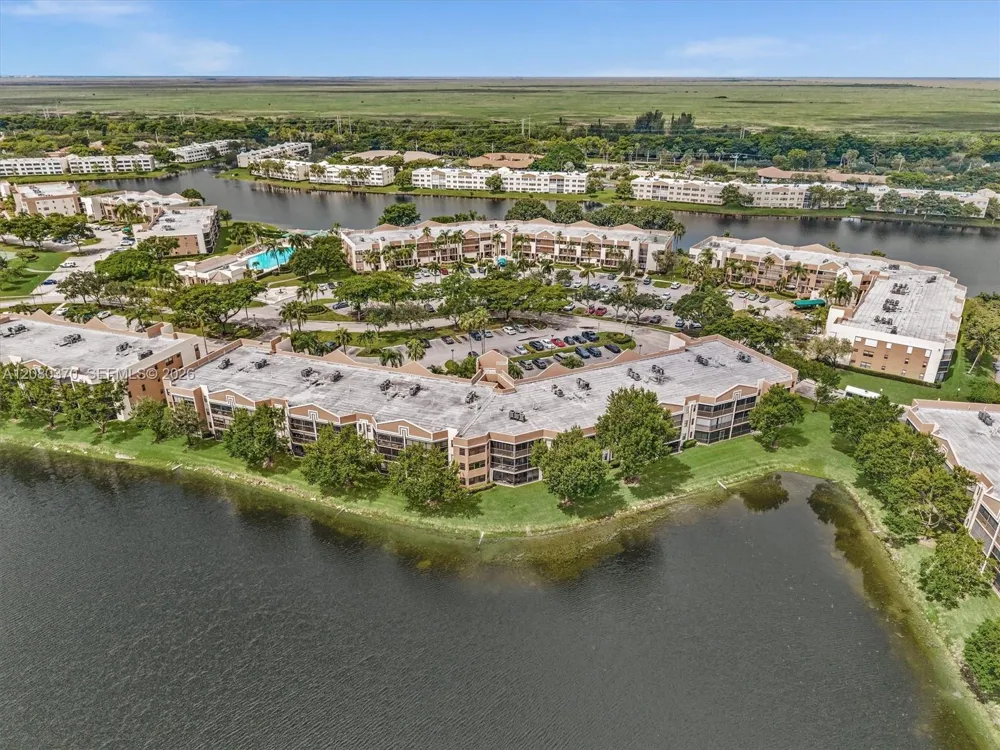 7518 Fairfax Dr #110 Tamarac, FL 33321