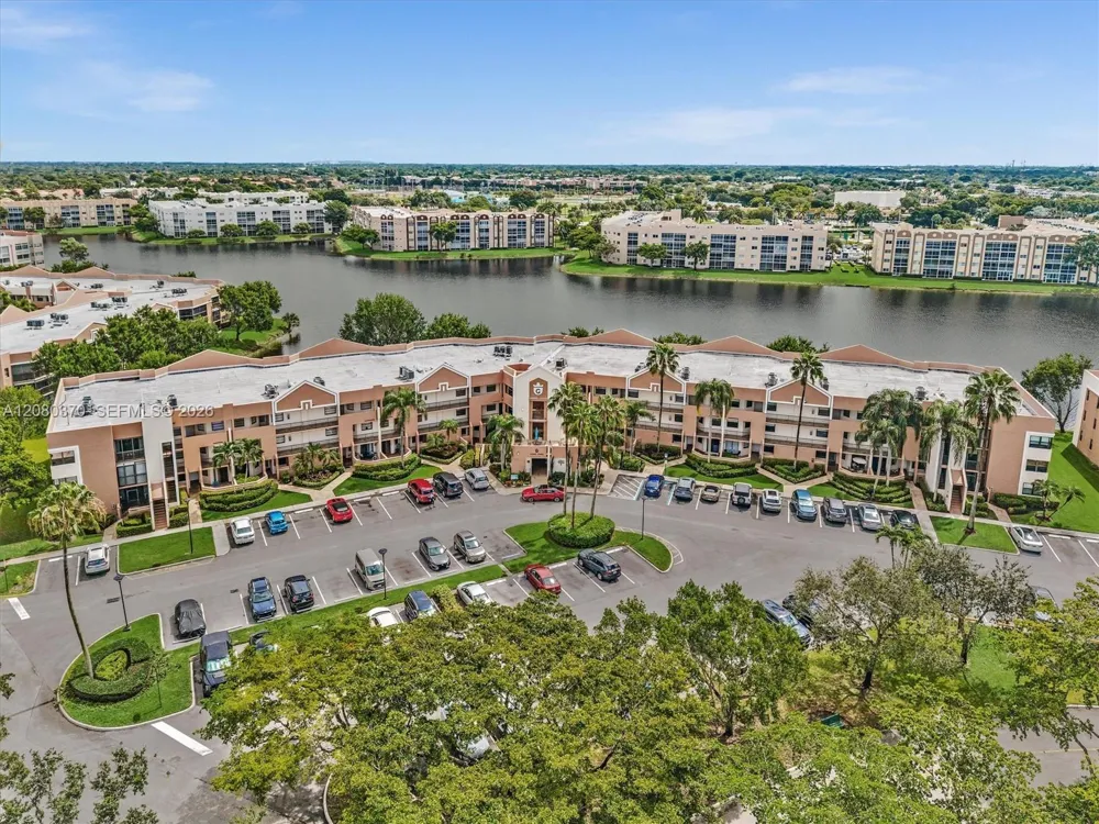 7518 Fairfax Dr #110 Tamarac, FL 33321