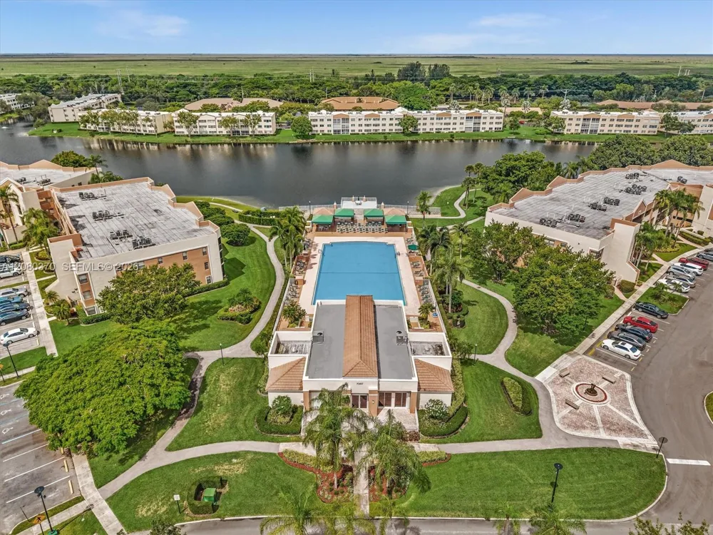 7518 Fairfax Dr #110 Tamarac, FL 33321