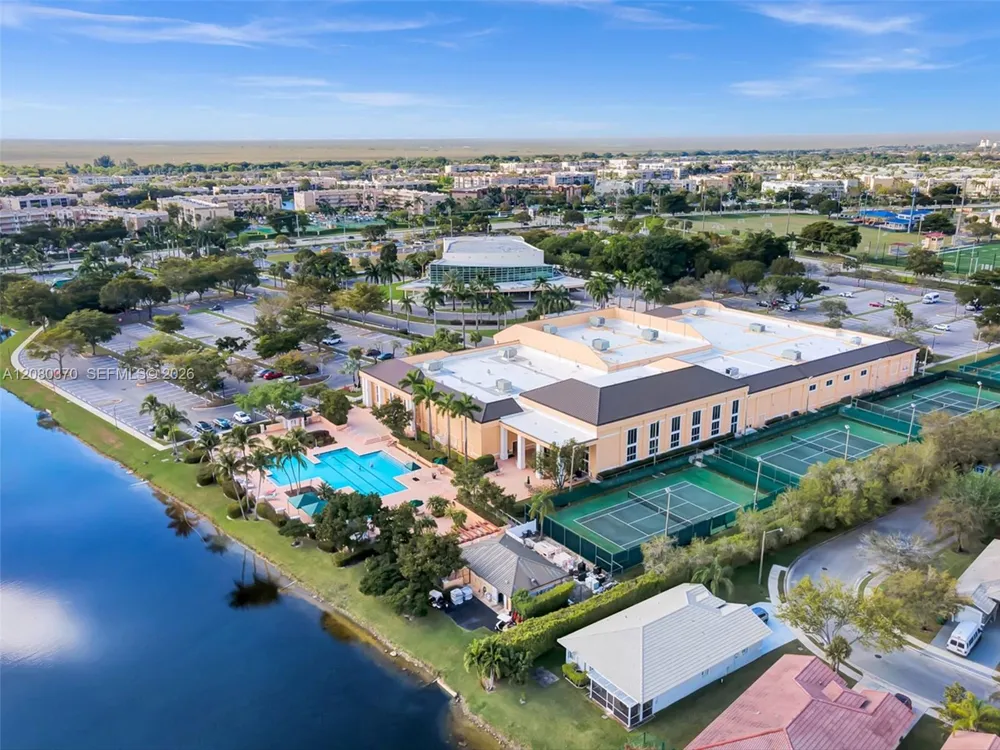 7518 Fairfax Dr #110 Tamarac, FL 33321
