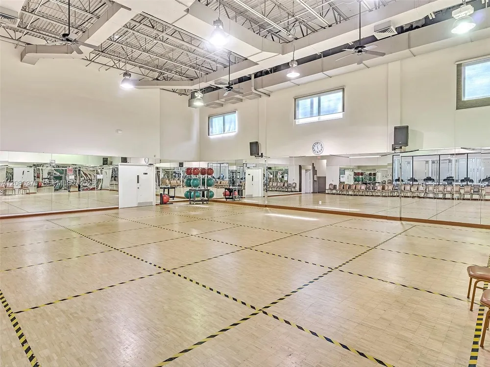 7518 Fairfax Dr #110 Tamarac, FL 33321