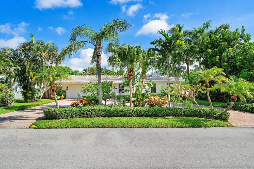 2641 NE 52nd Street Lighthouse Point, FL 33064